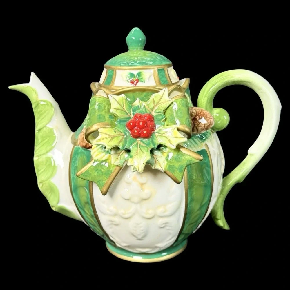 Cosmos Emerald Holiday Holly Berry Christmas Gold Entertainment‎ Teapot Set of 3